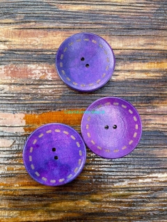 Drevený dekoračný gombík 40 mm - fialová